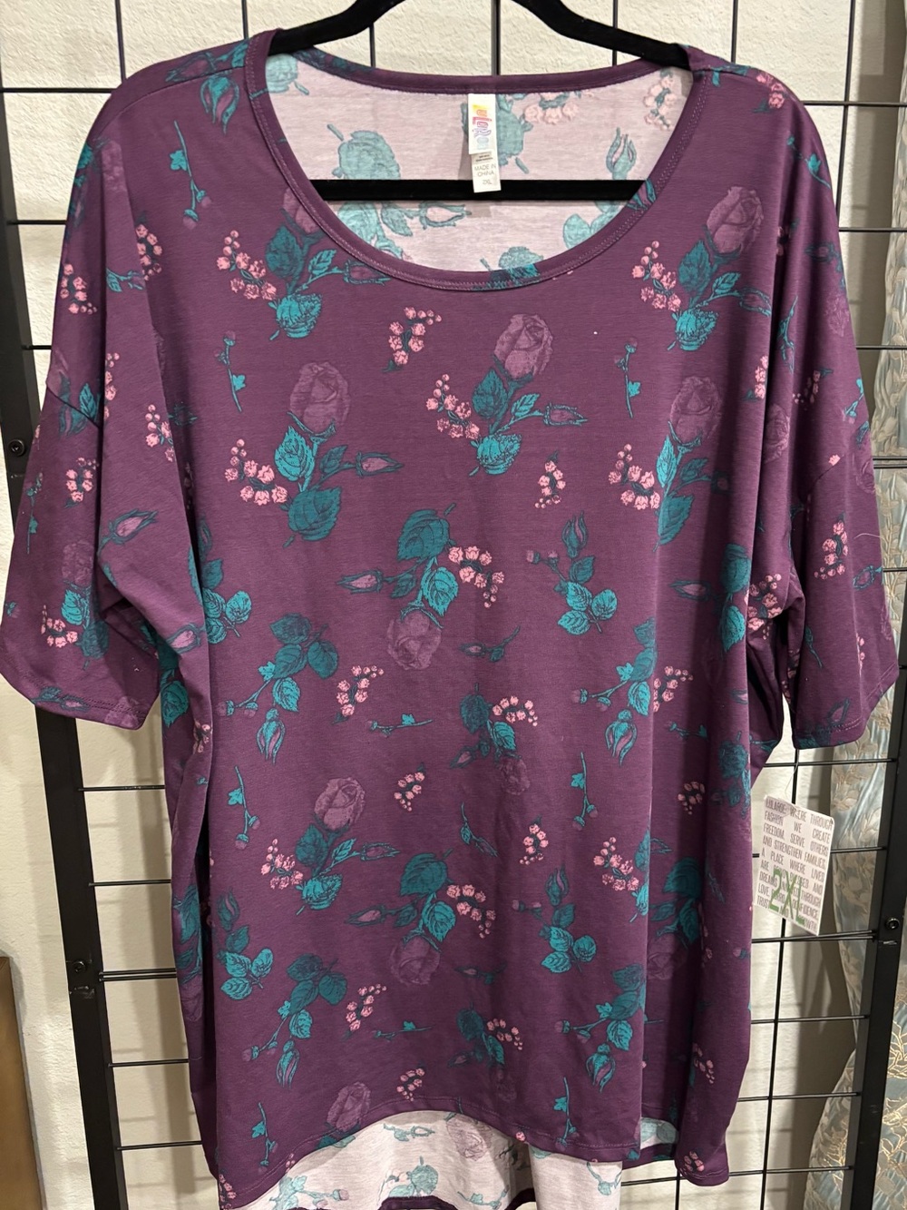 LuLaRoe Plum Floral Scoop Neck Short Sleeve Top